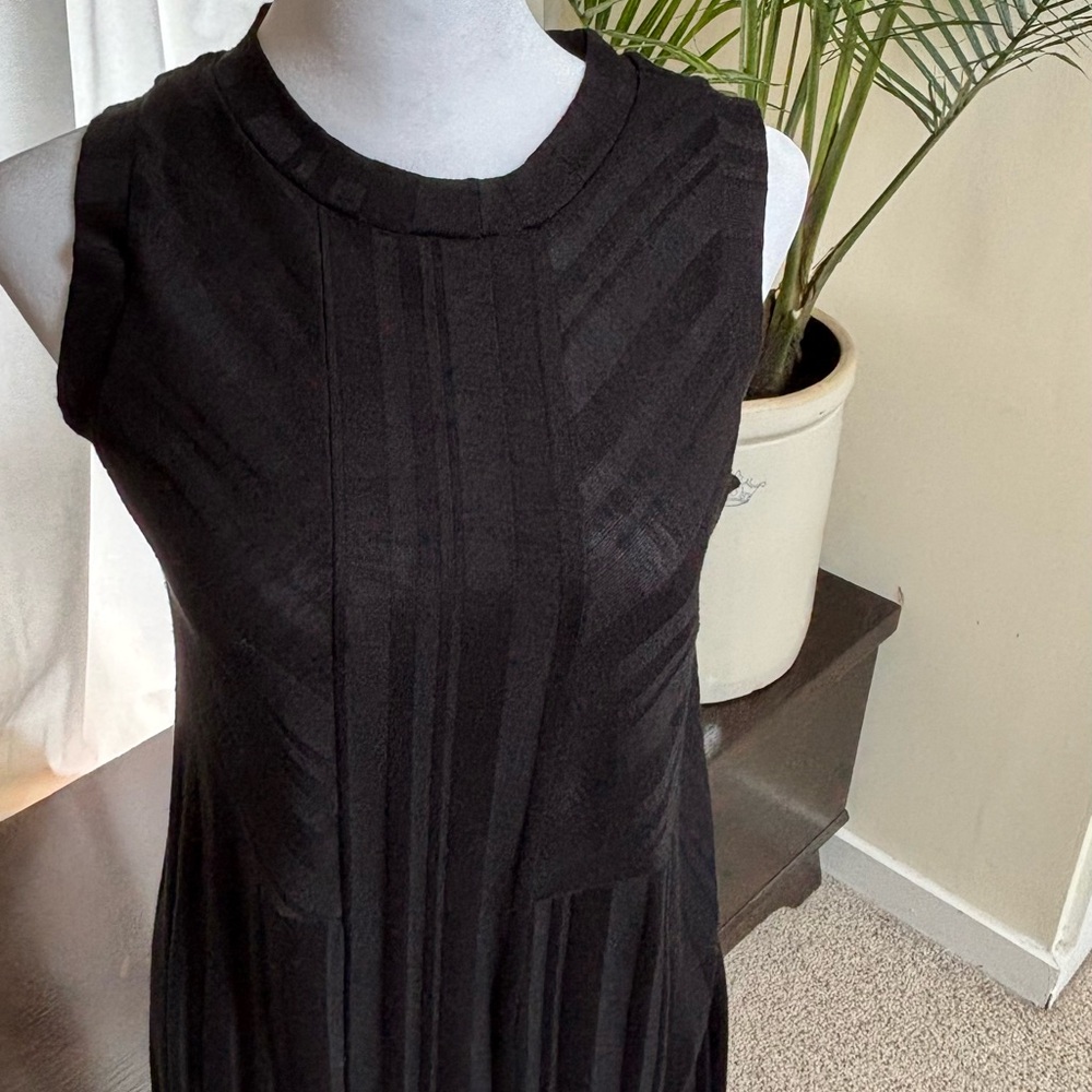 GAP Black Midi Sheath Dress. Medium